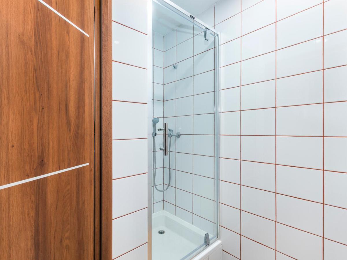 Luxhostel24 Varşova Dış mekan fotoğraf