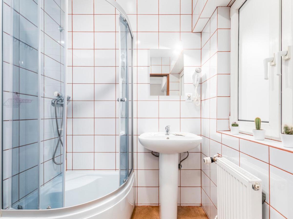 Luxhostel24 Varşova Dış mekan fotoğraf